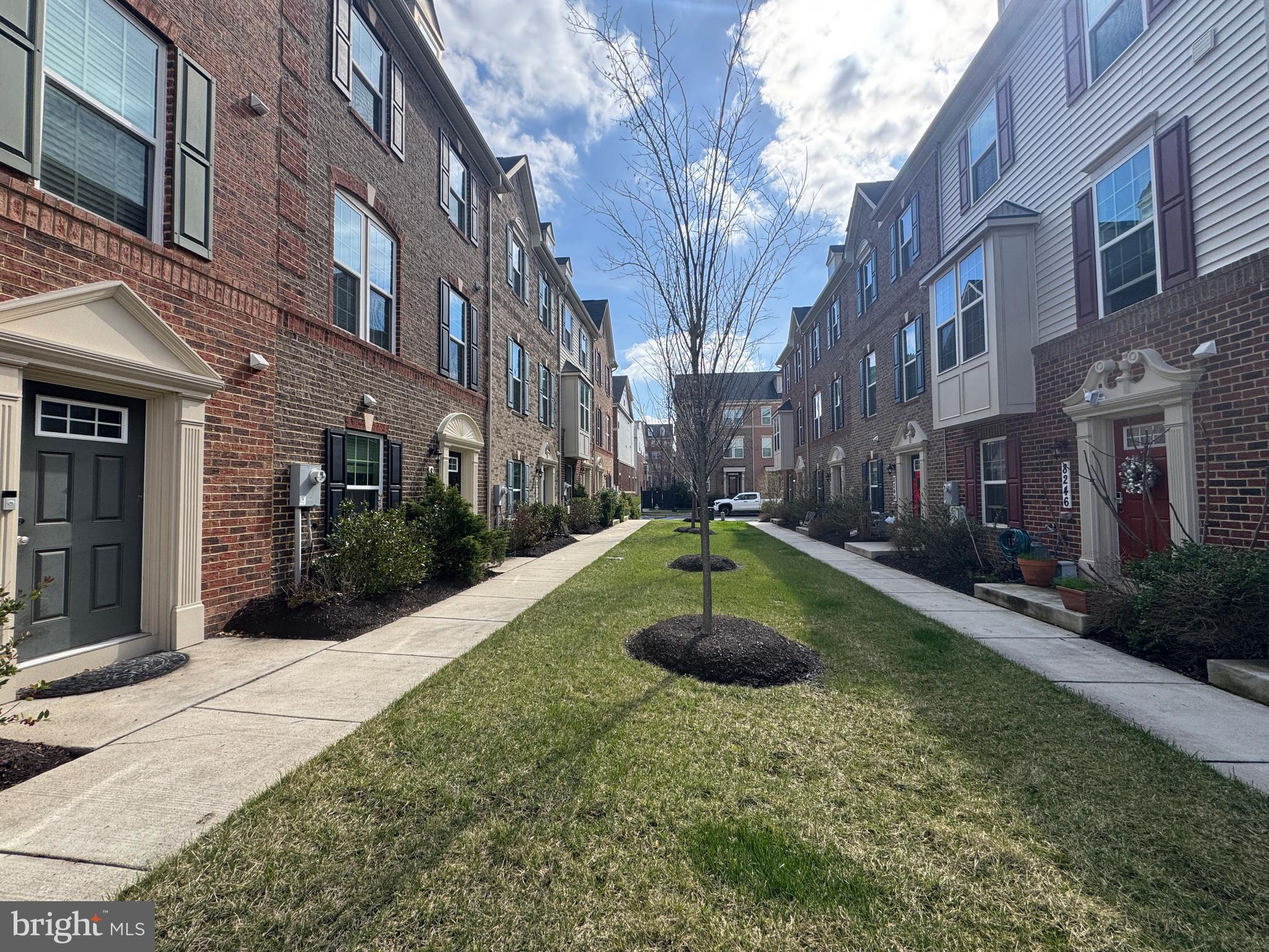 GREENBELT STATION - Residential