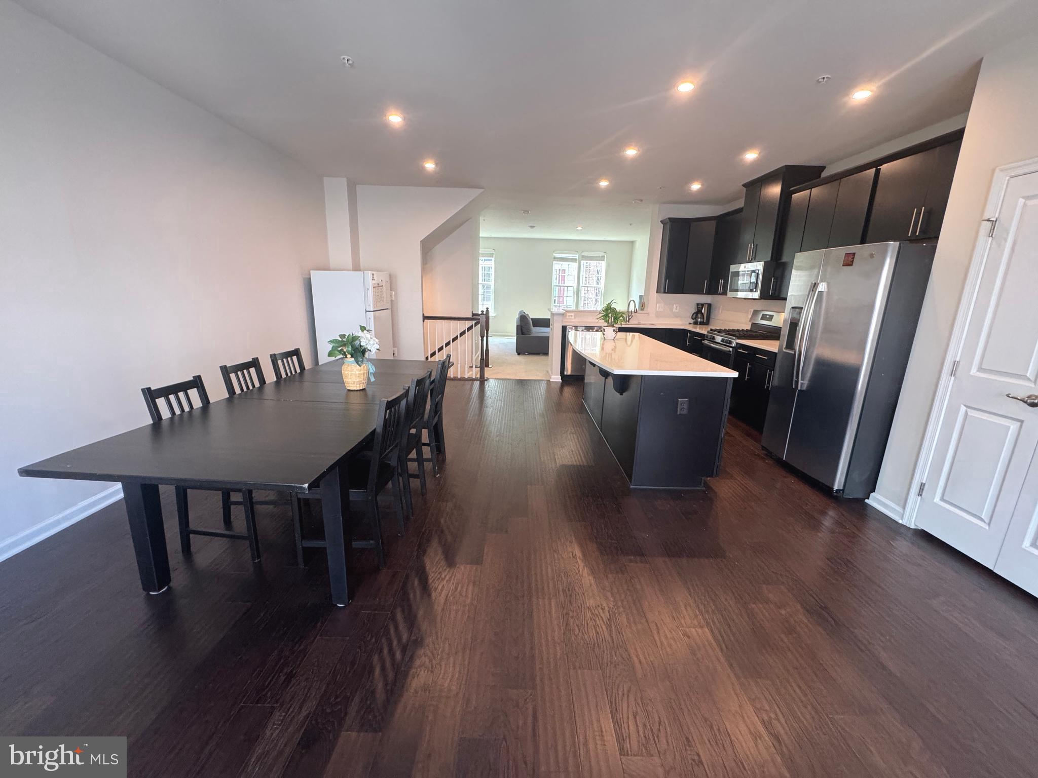 GREENBELT STATION - Residential