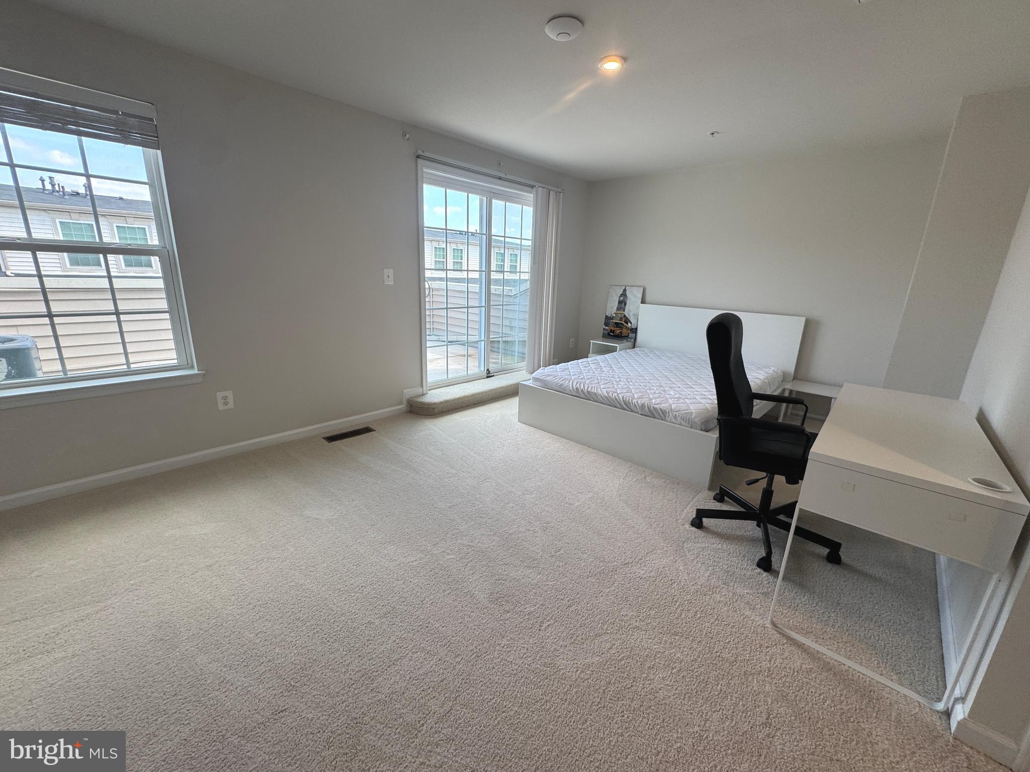 GREENBELT STATION - Residential