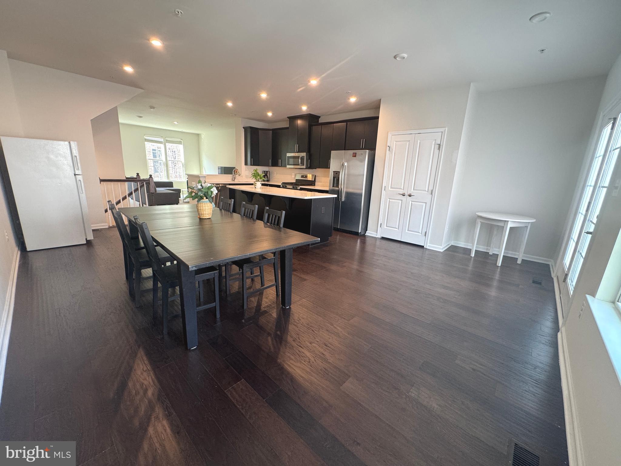 GREENBELT STATION - Residential