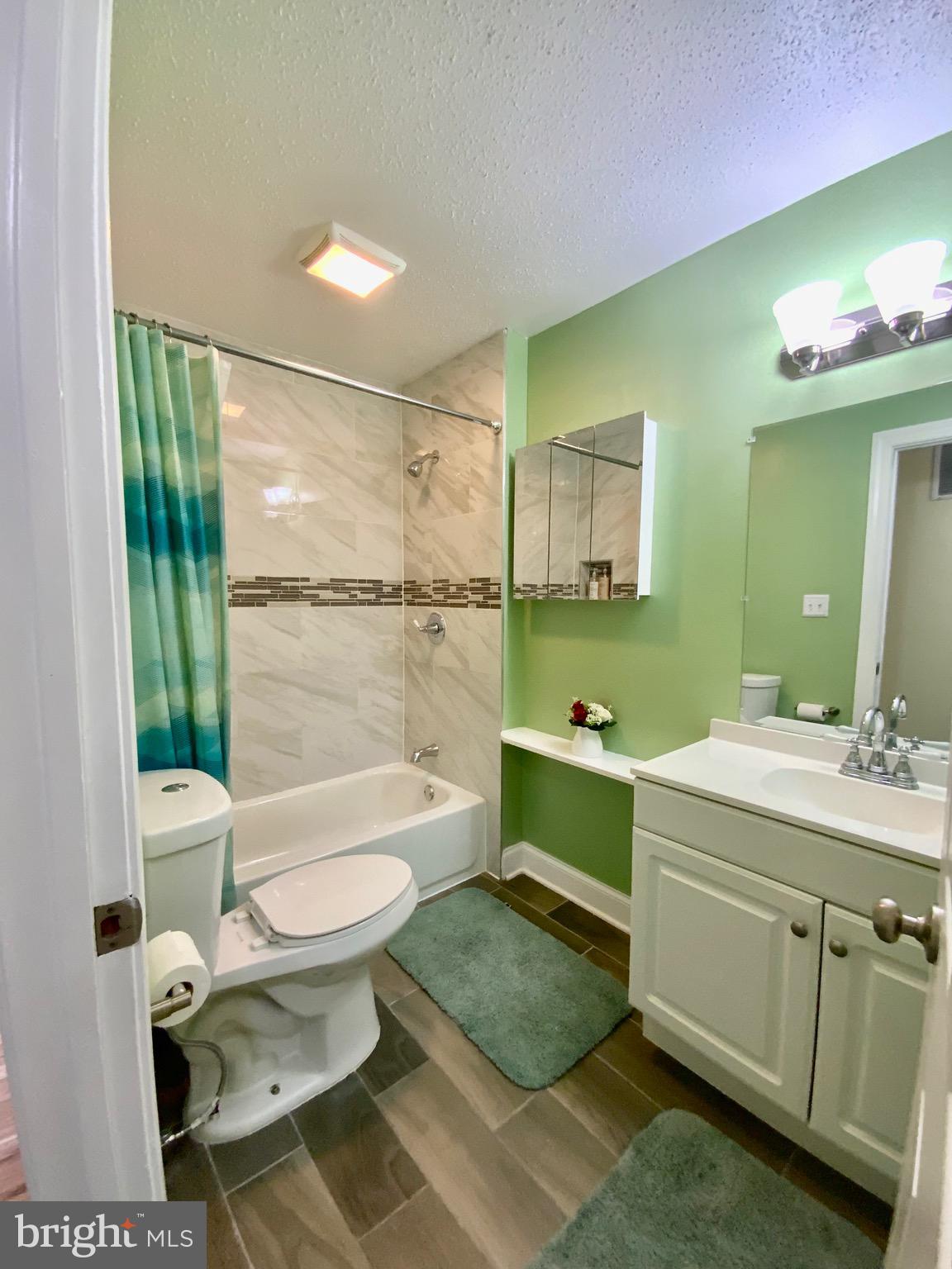 FORESTVILLE CENTER - Residential