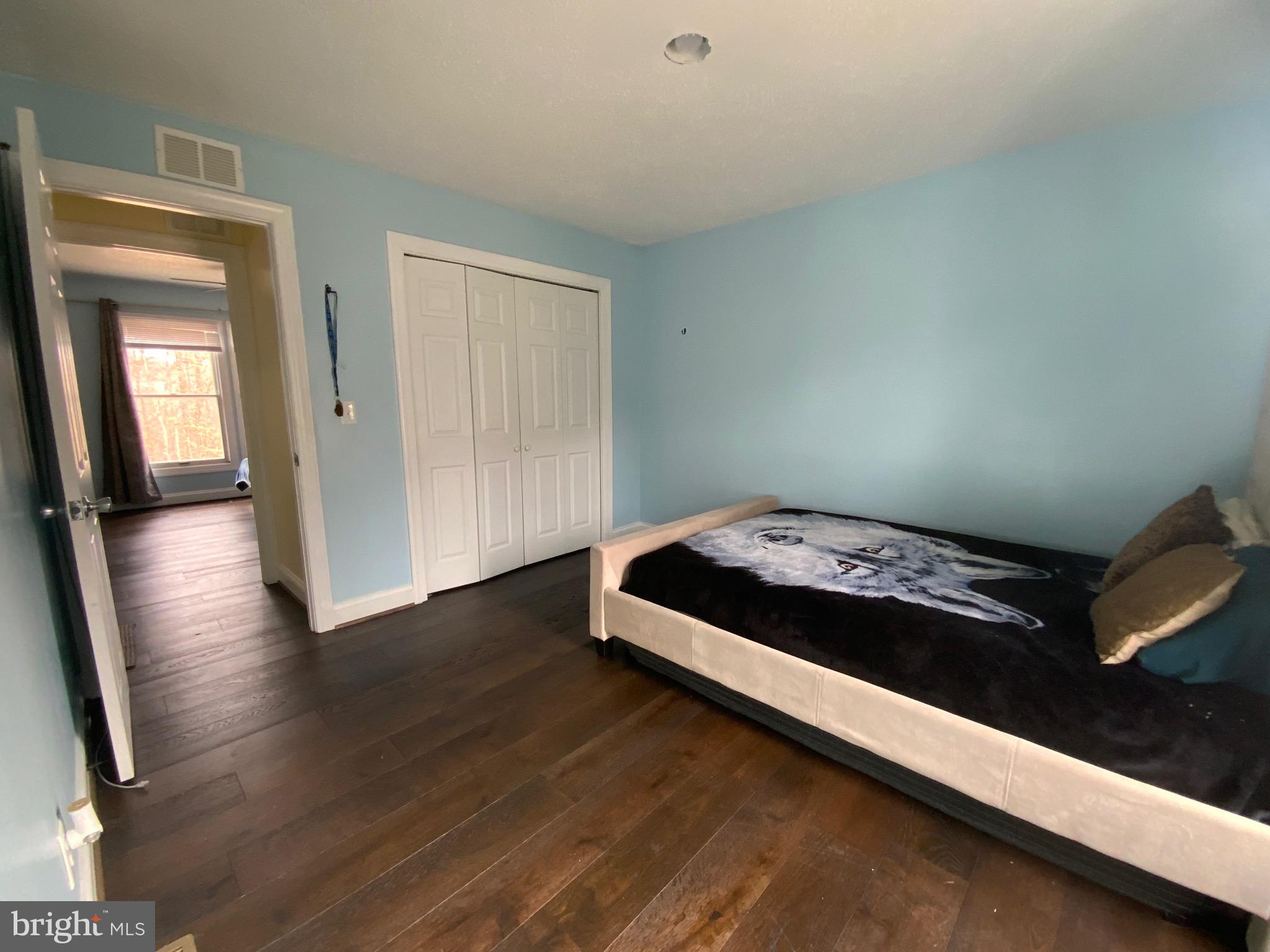 FORESTVILLE CENTER - Residential