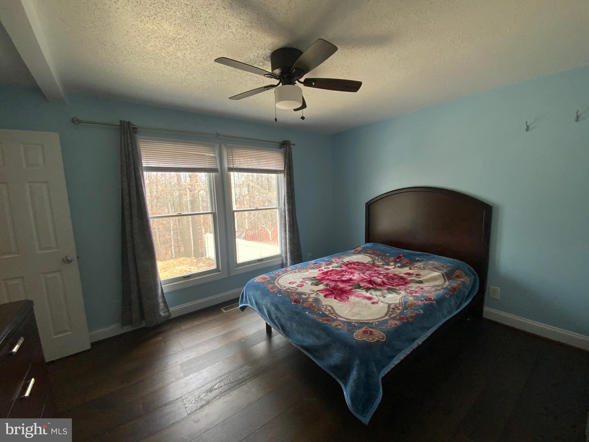 FORESTVILLE CENTER - Residential