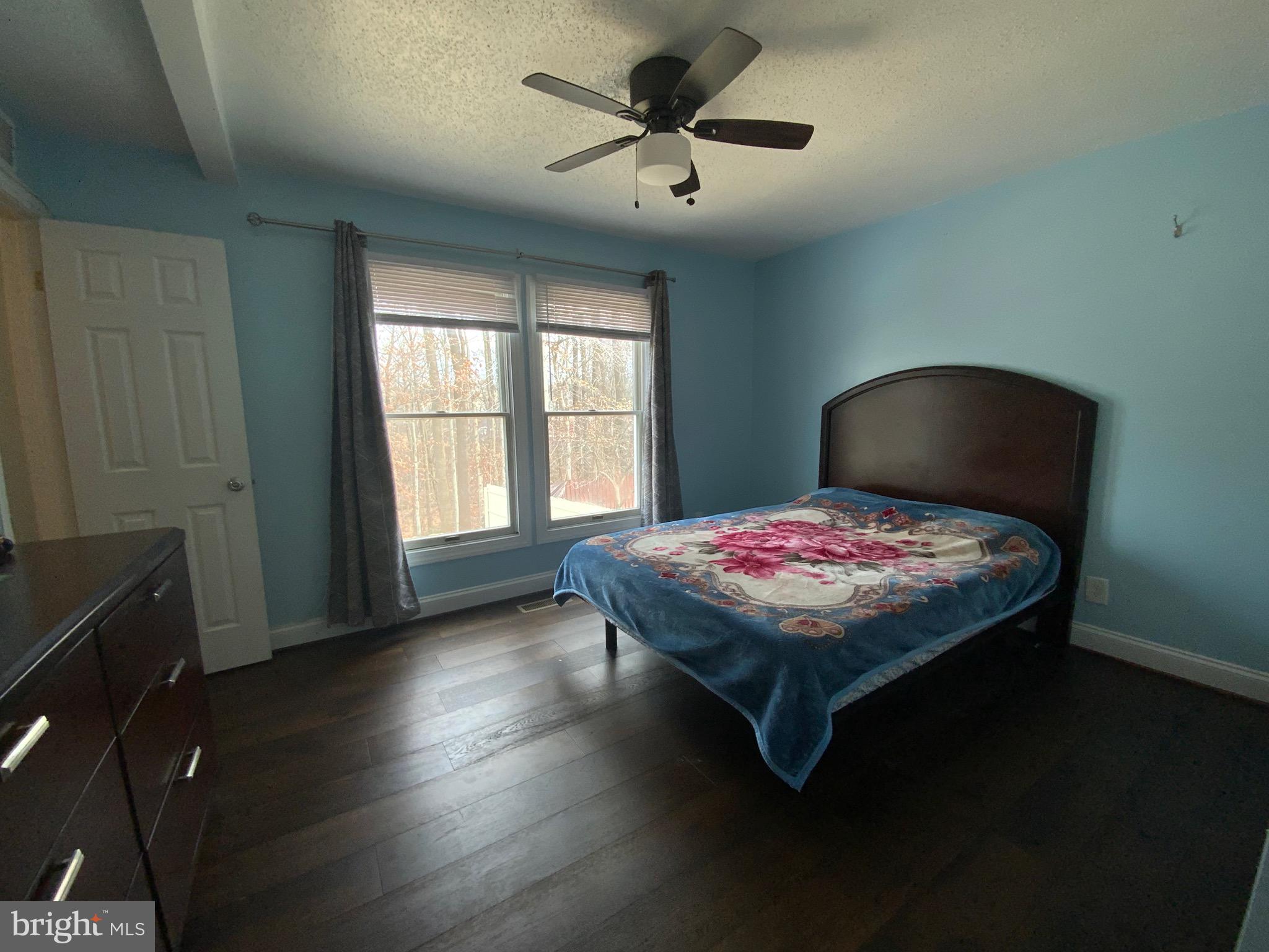 FORESTVILLE CENTER - Residential