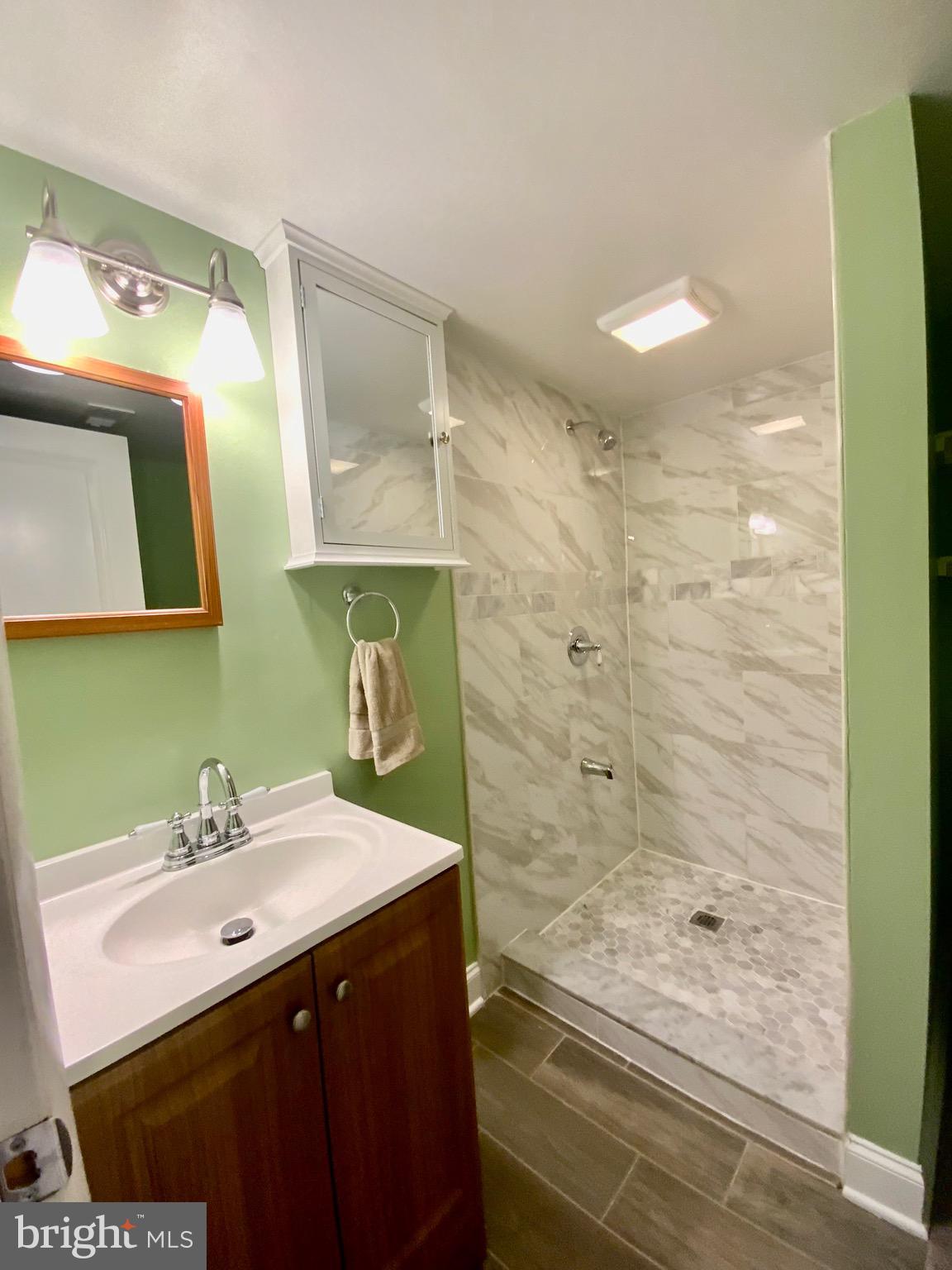 FORESTVILLE CENTER - Residential