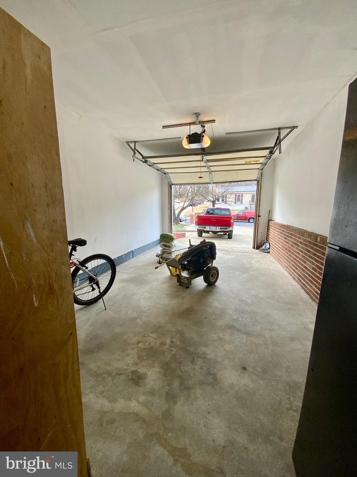 FORESTVILLE CENTER - Residential