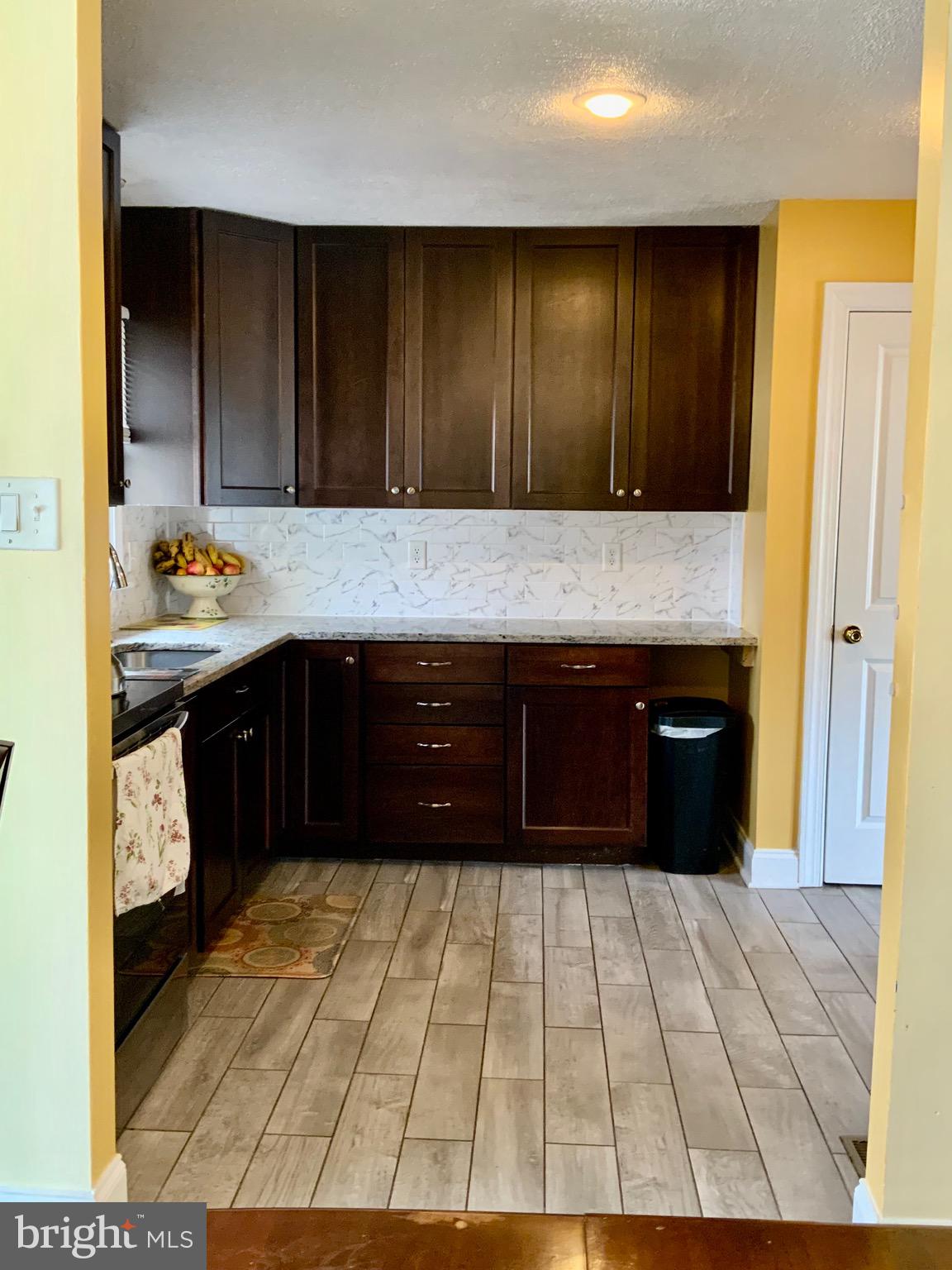 FORESTVILLE CENTER - Residential