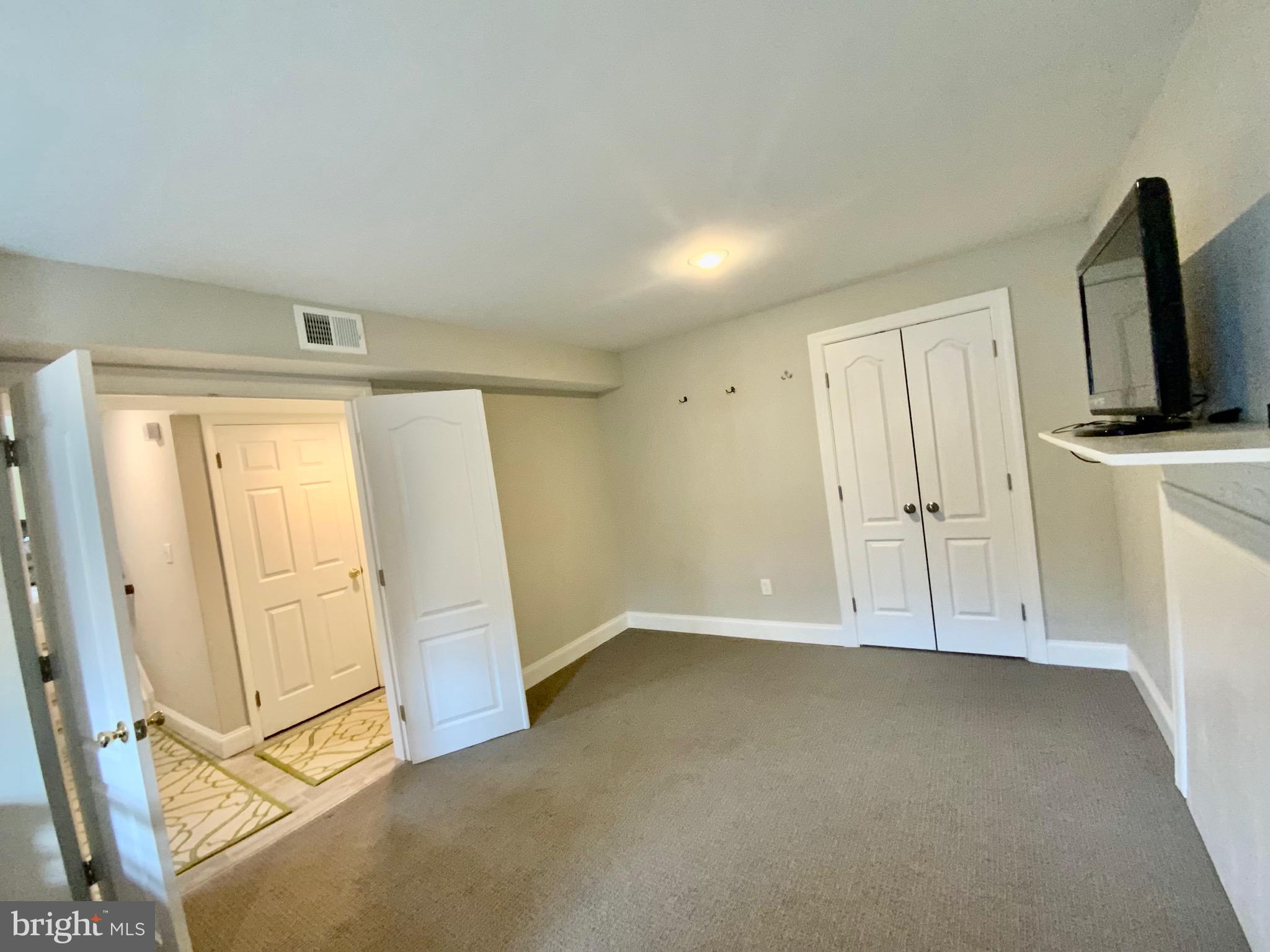 FORESTVILLE CENTER - Residential