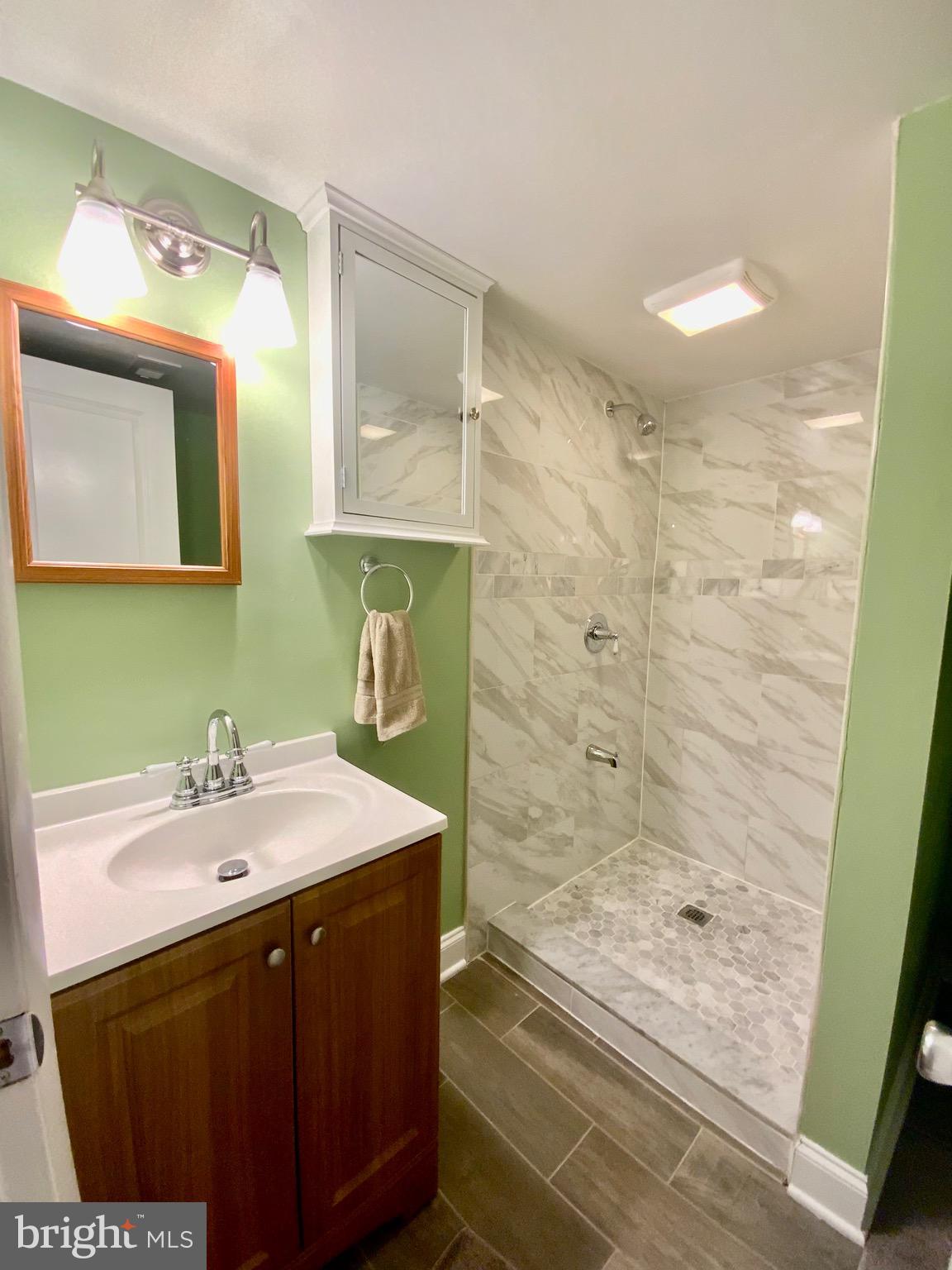 FORESTVILLE CENTER - Residential