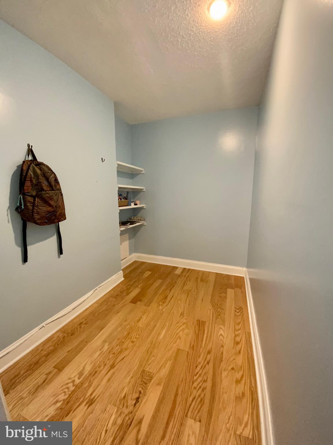 FORESTVILLE CENTER - Residential