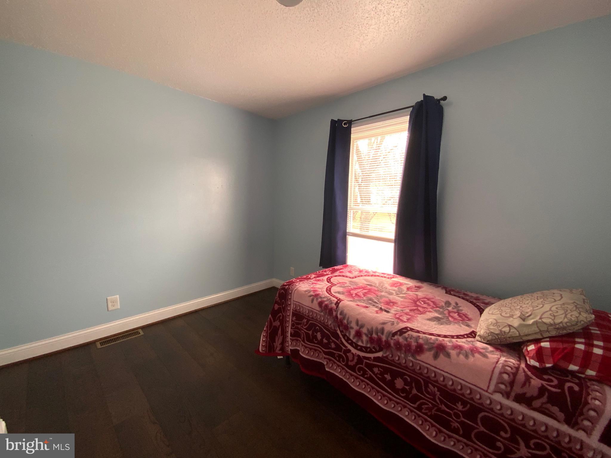 FORESTVILLE CENTER - Residential