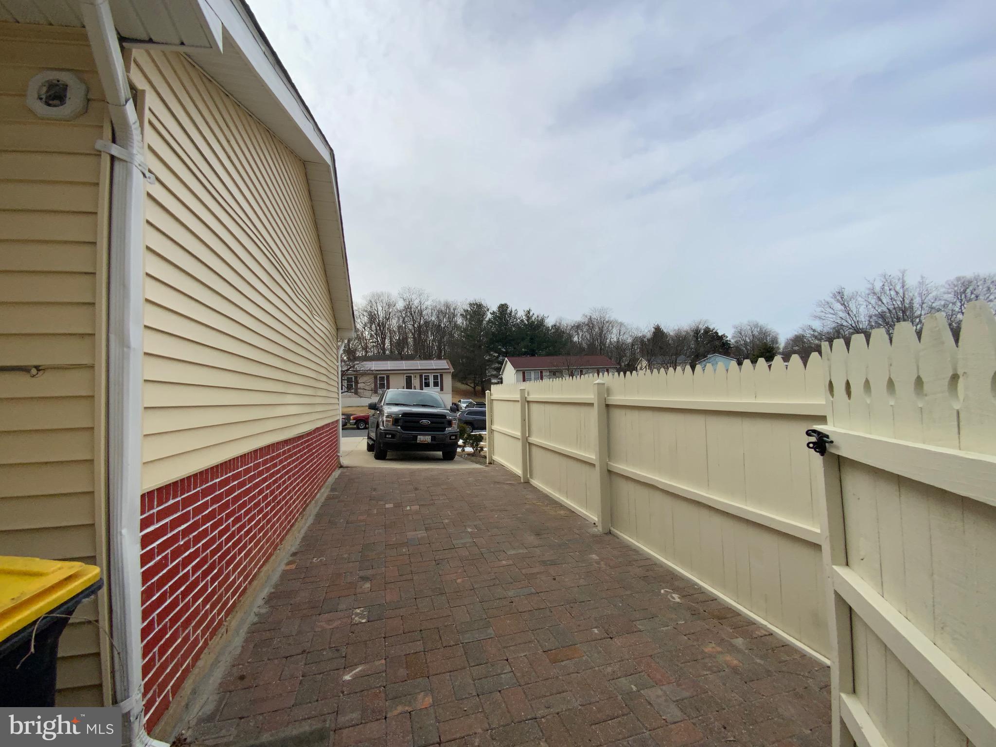 FORESTVILLE CENTER - Residential