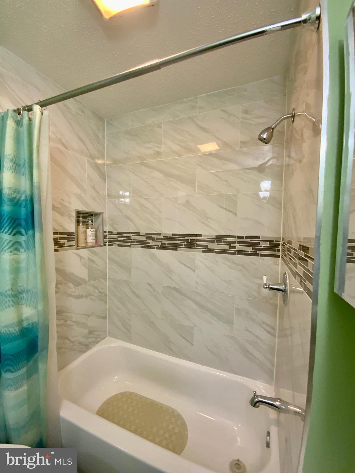 FORESTVILLE CENTER - Residential