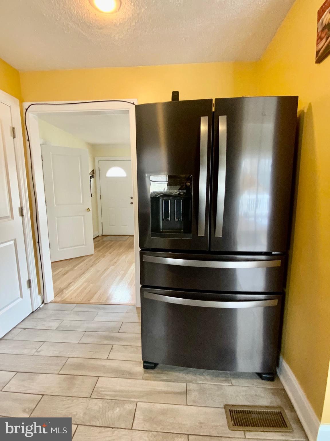 FORESTVILLE CENTER - Residential