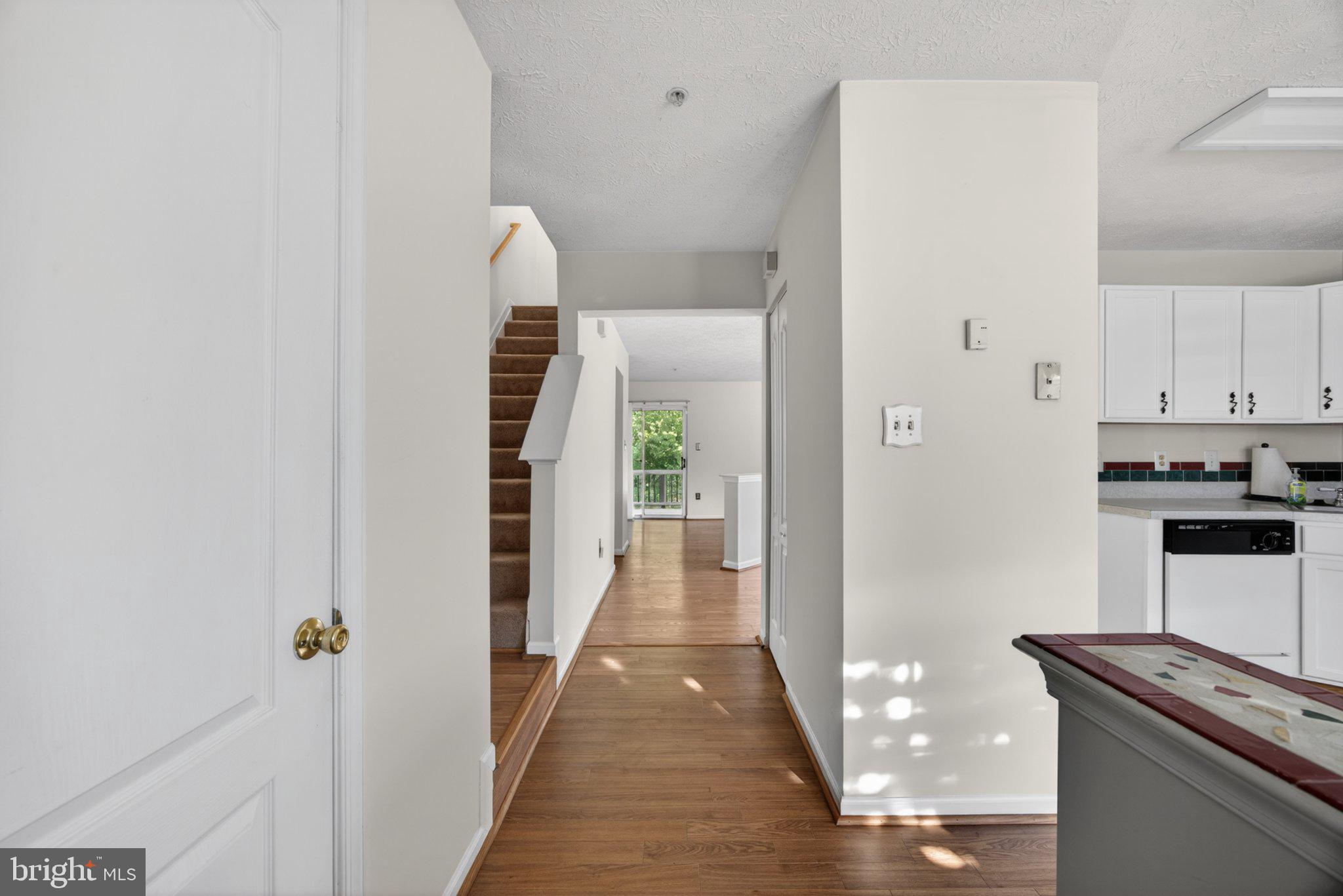 5851 WOLSEY COURT