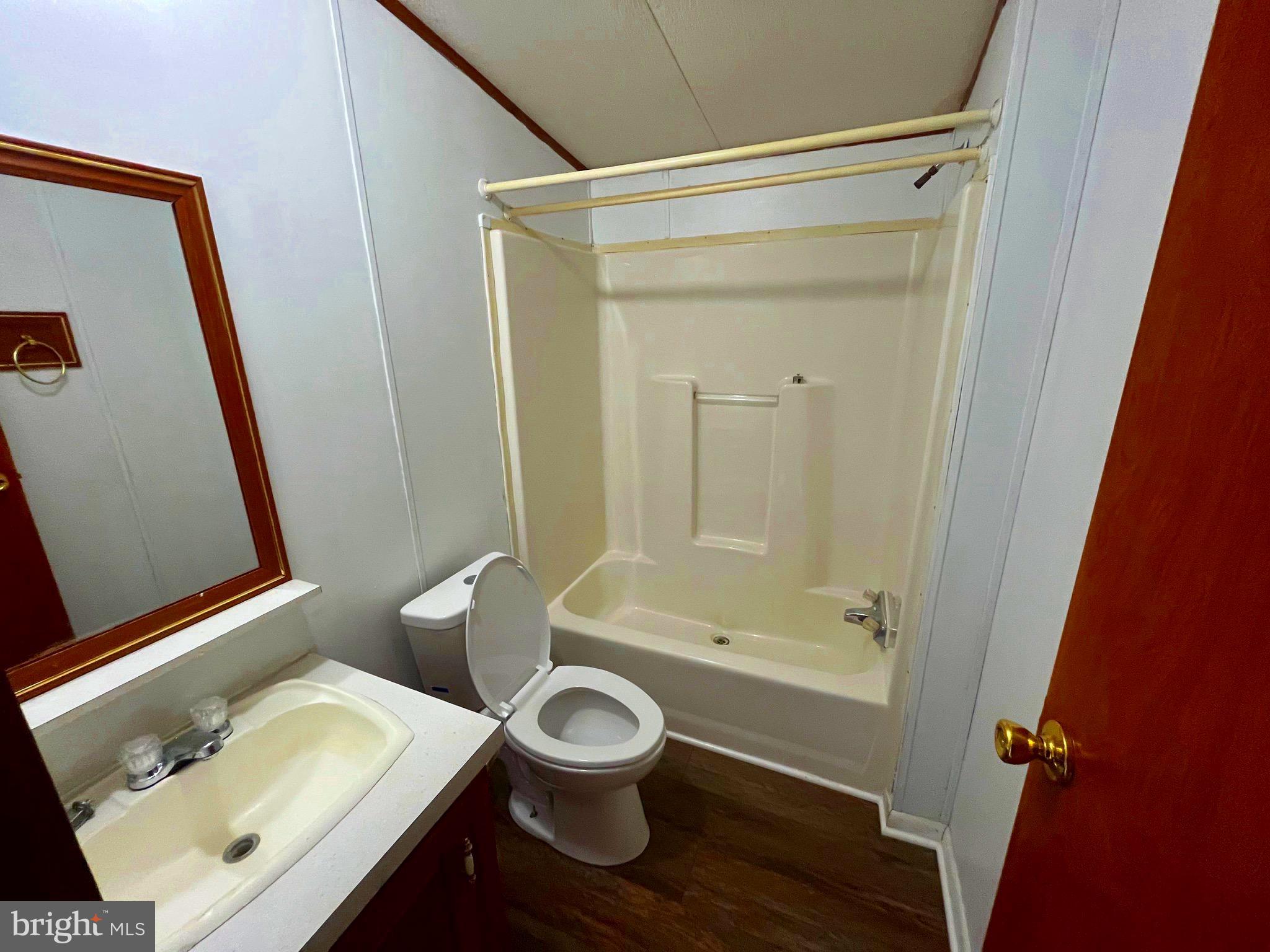 ROYAL CREST ESTATES - Residential