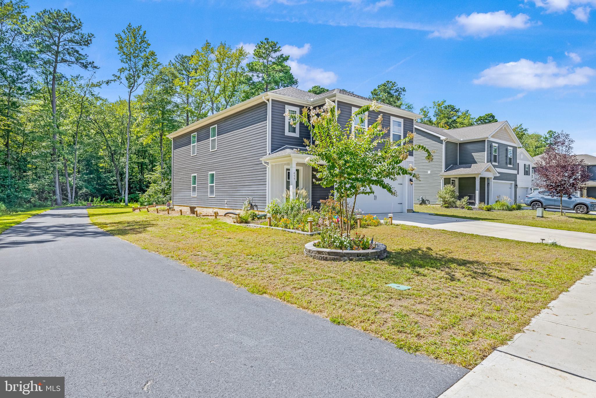 LOGANBERRY VILLAGE - Residential