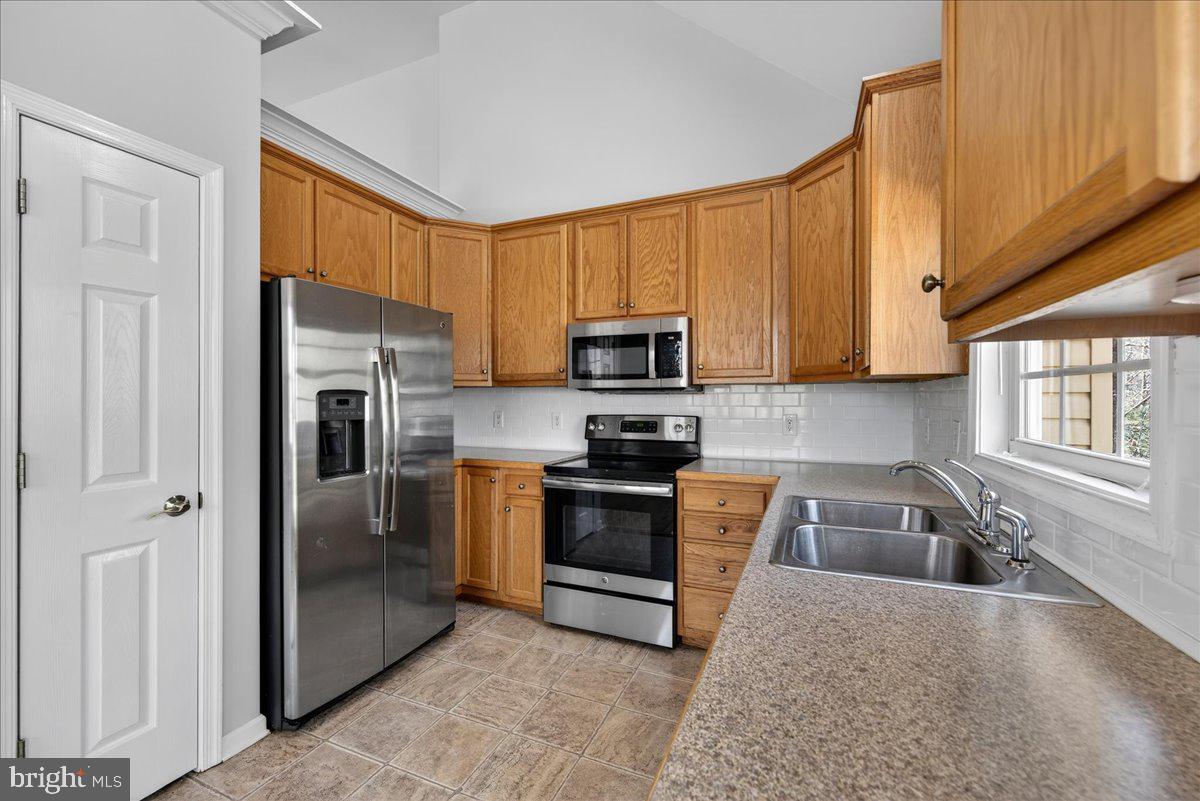 LAKE MONTICELLO - Residential