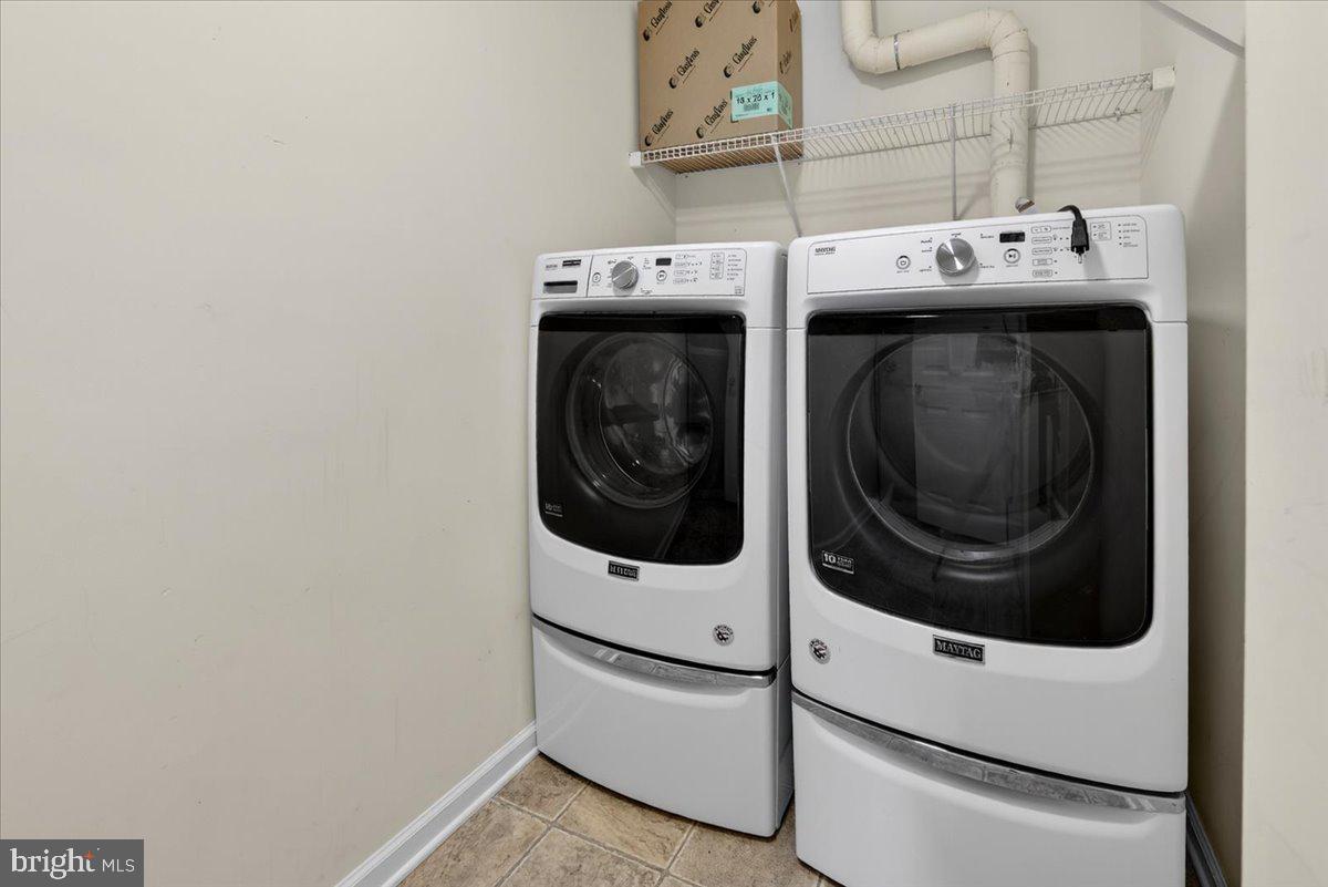 LAKE MONTICELLO - Residential