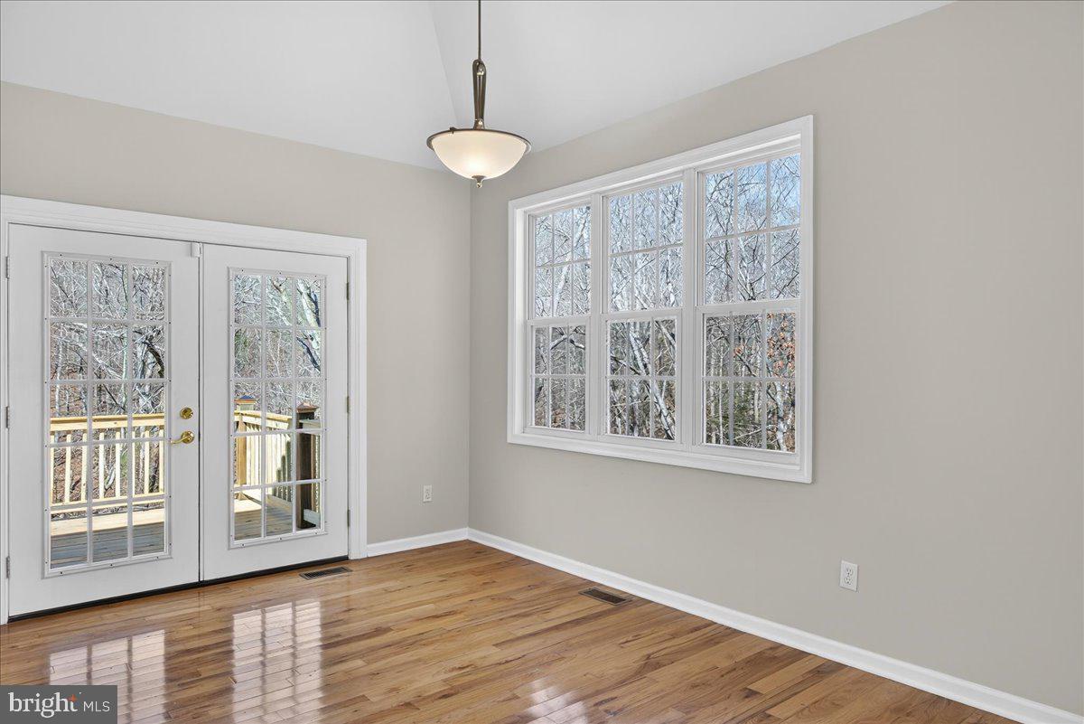 LAKE MONTICELLO - Residential