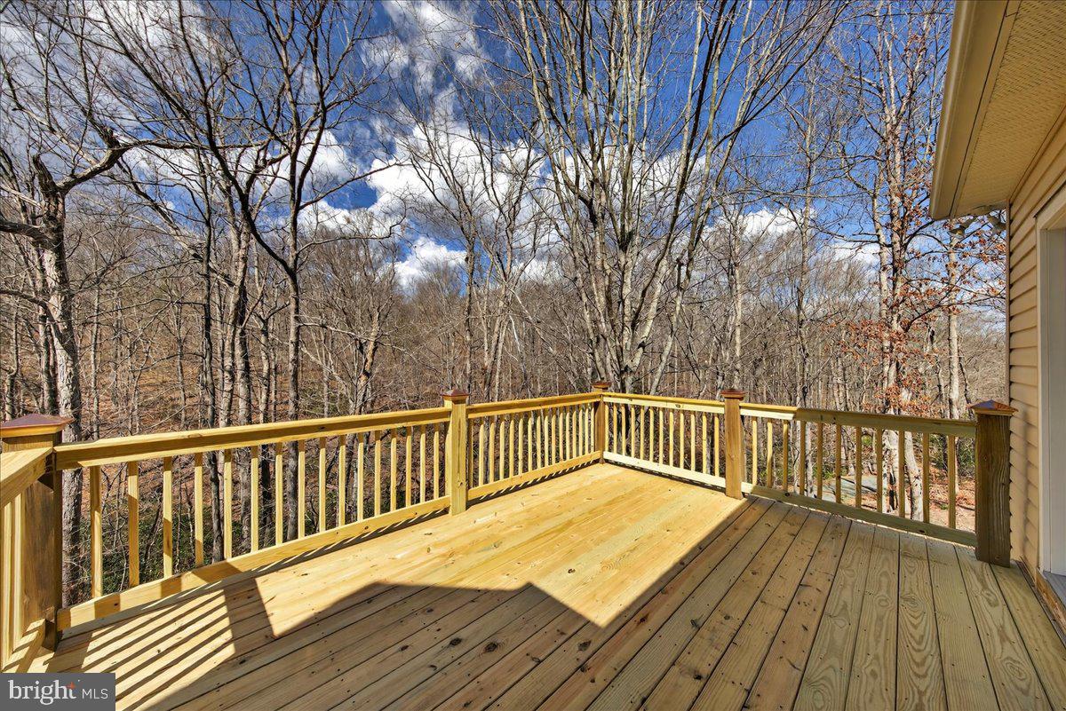 LAKE MONTICELLO - Residential