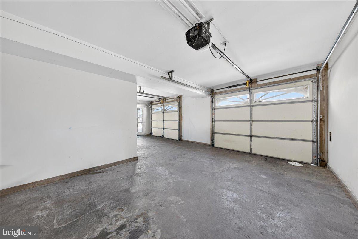 LAKE MONTICELLO - Residential