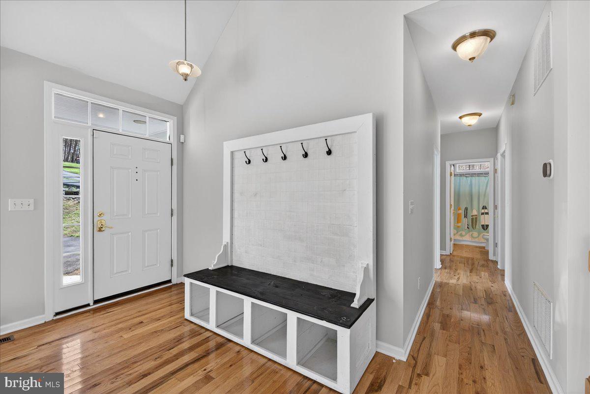 LAKE MONTICELLO - Residential