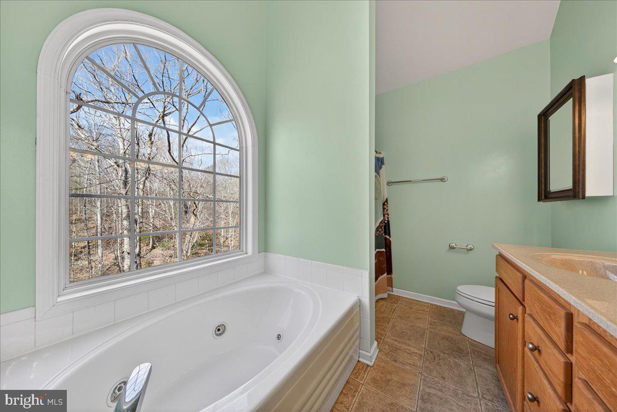 LAKE MONTICELLO - Residential