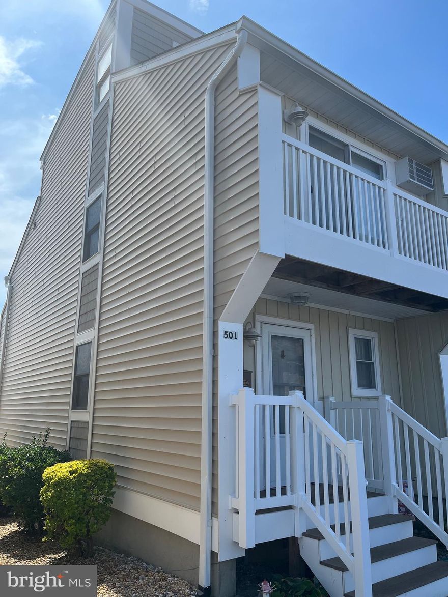 Motivated Seller!! Bring any reasonable offer!! Nice End Unit with 3 bedrooms, 2 full baths and 2 half baths. Newer carpeting, recently painted, and a new half bath in the 3rd floor loft.  Waterfront with Boat Slip and Private Deck overlooking the canal. Community Boat Ramp, Close to Jolly Roger and Boardwalk.

Great Rental Potential!