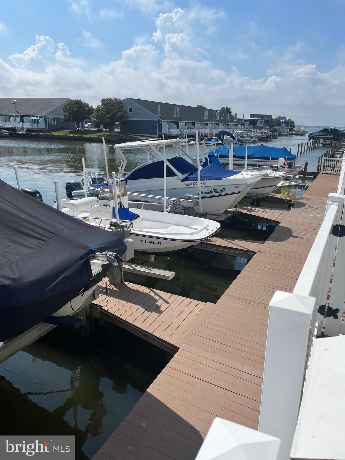 CAINE HARBOR MILE - Residential