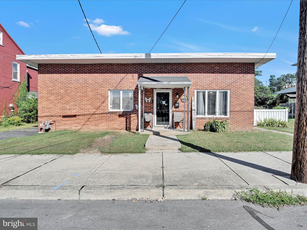 Photo of 343 Poplar Street, COLUMBIA, PA 17512 (MLS # PALA2075646)