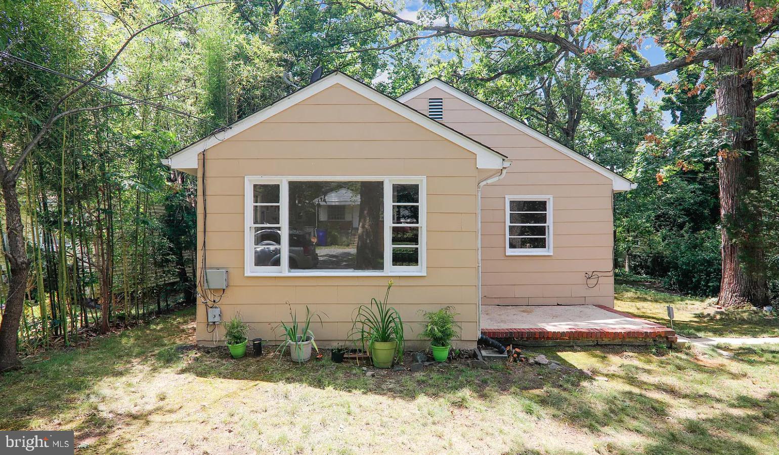 COLLEGE PARK - Residential Lease