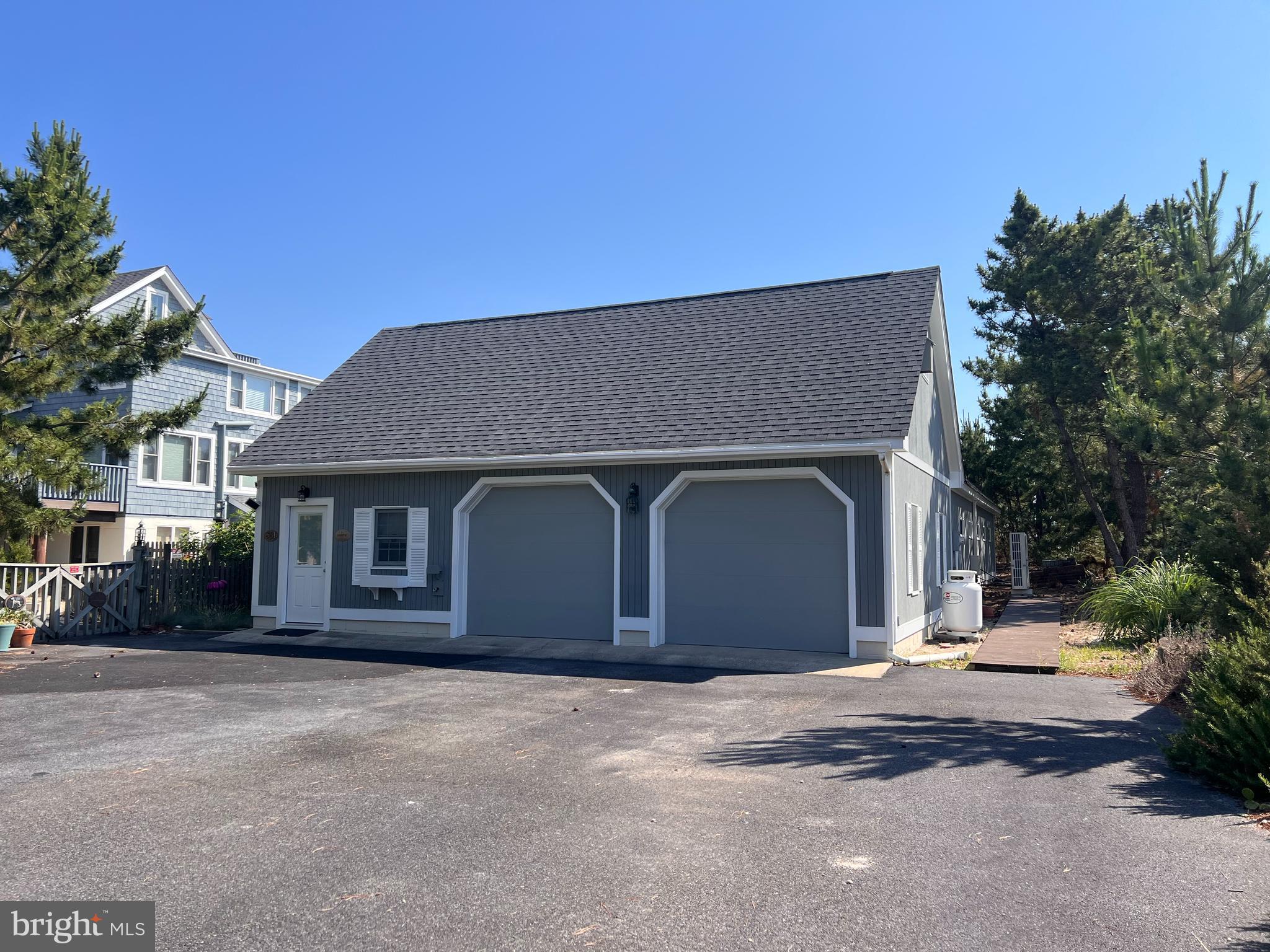 351 BAY AVENUE