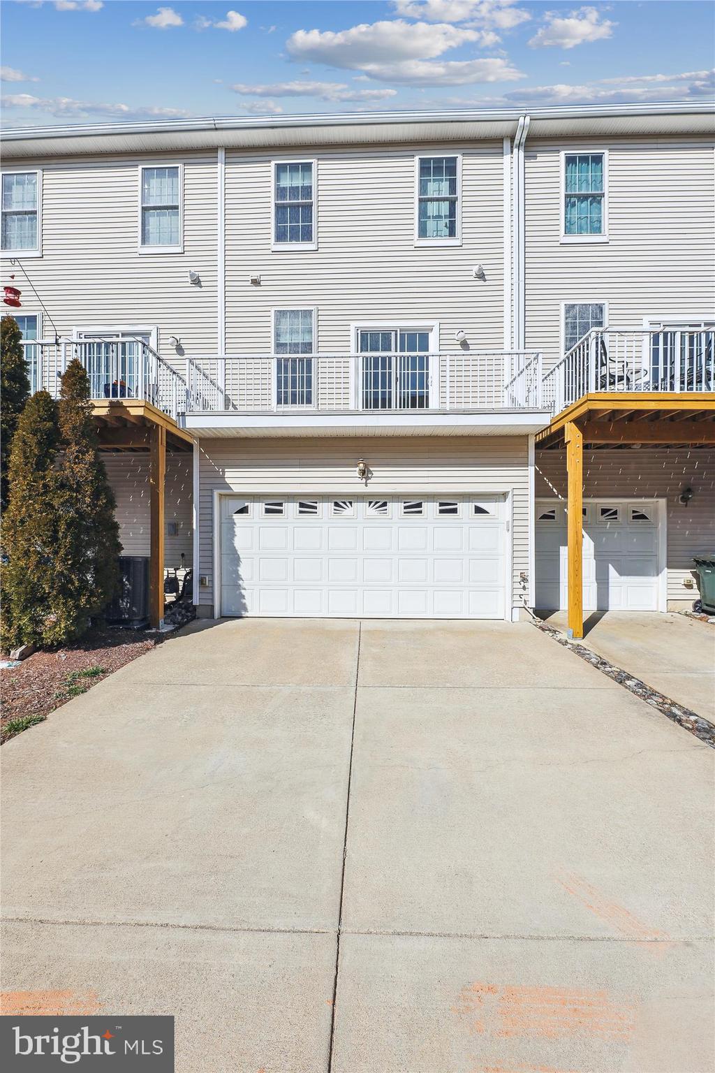 AMBERLEA AT SOUTH RIDING - Residential