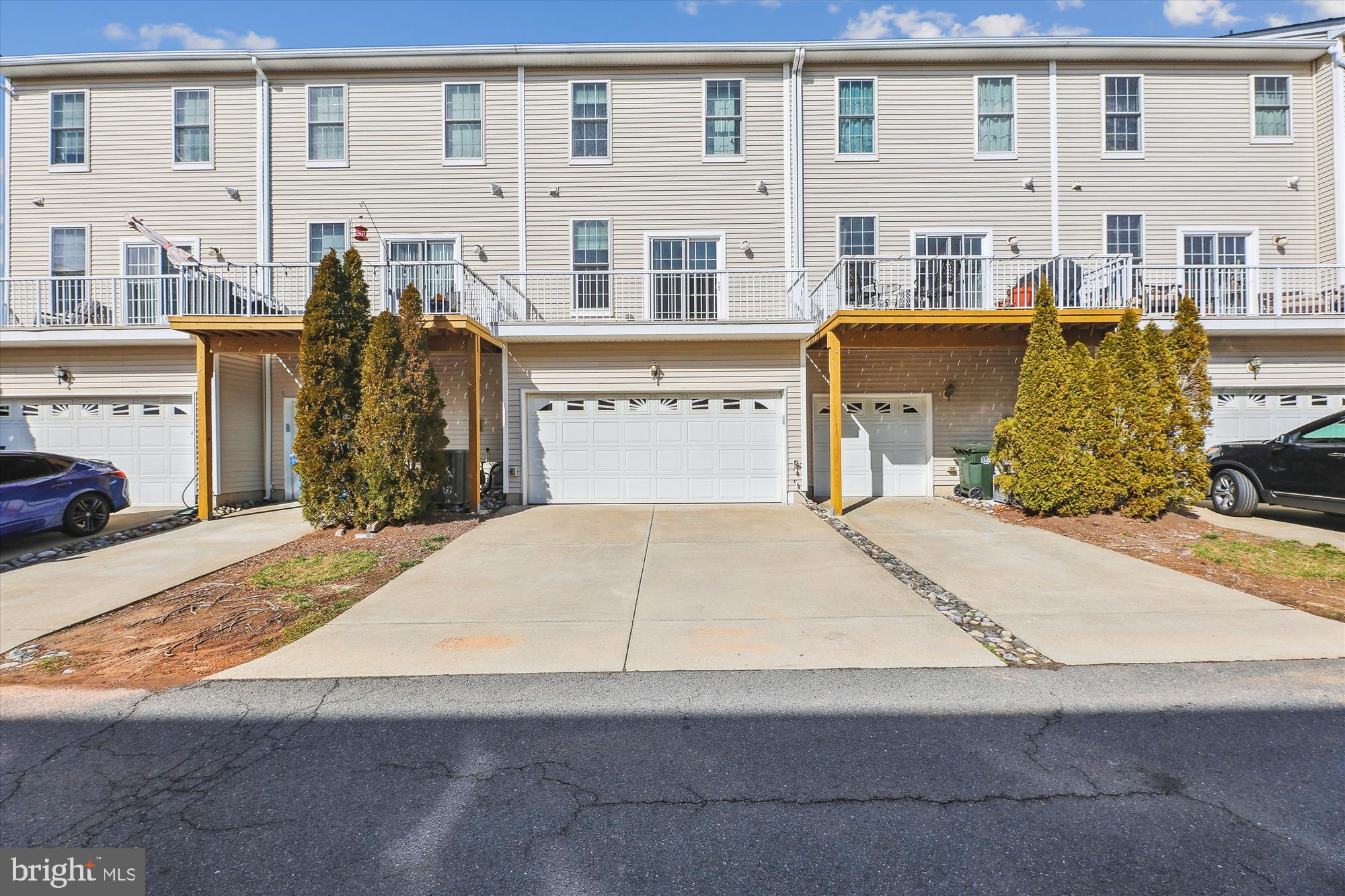 AMBERLEA AT SOUTH RIDING - Residential