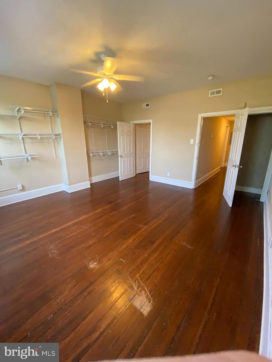 Awesome One Bedroom 3rd floor unit located close to Drexel, Penn & Public Transportation. This property has recently been remodeled with full amenities including Central Air, Laundry, and Hardwood Floors throughout. Pets welcome!

 

$1,095.00/month, Plus Gas and Electric. Pets Welcome(No Fees or Deposit). Central Air & Heat, Washer/Dryer,  Available 5/1/23. $35.00 Application Fee. Gas Cooking, Heat & Dryer.