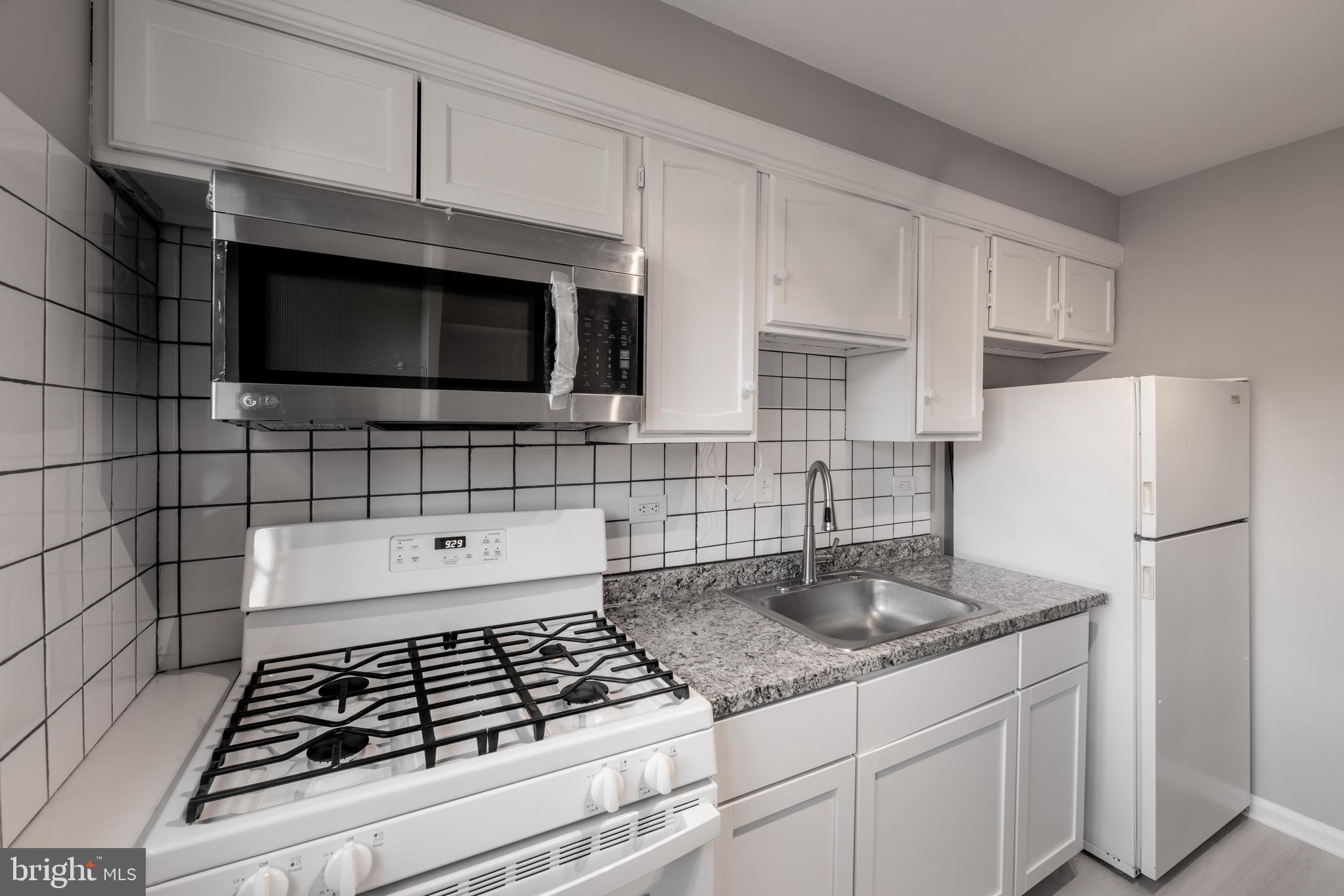 ADDISON HEIGHTS - Residential Lease