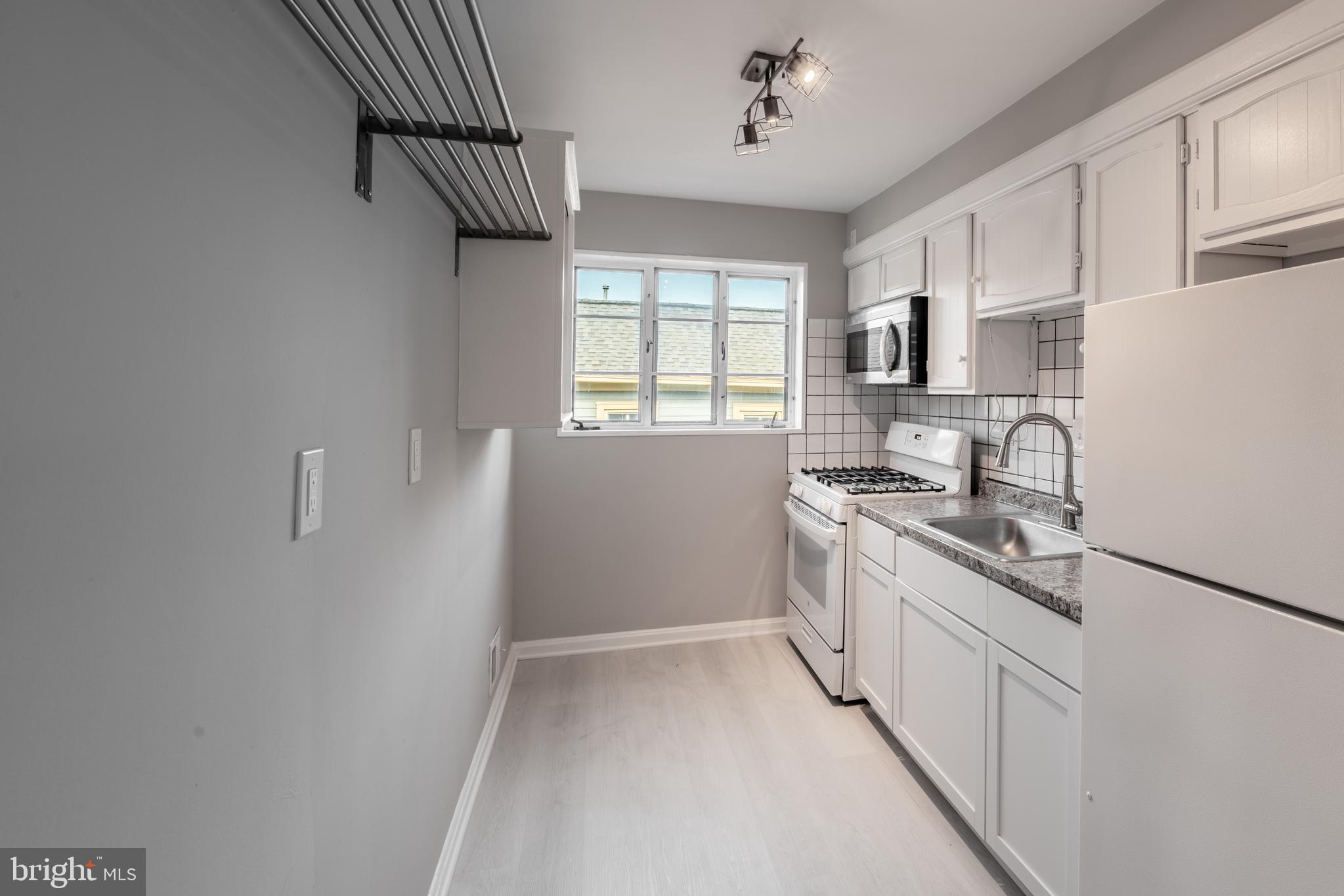 ADDISON HEIGHTS - Residential Lease