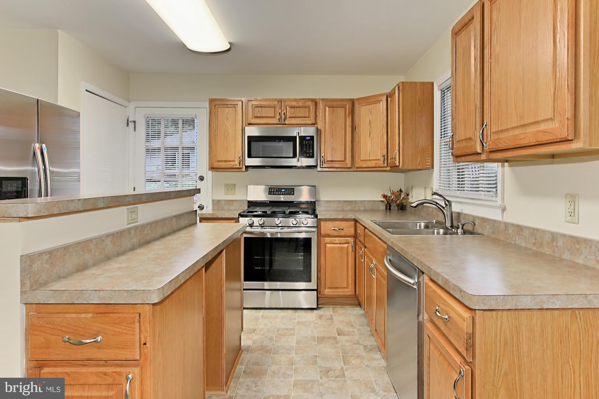 STONEYBROOKE - Residential