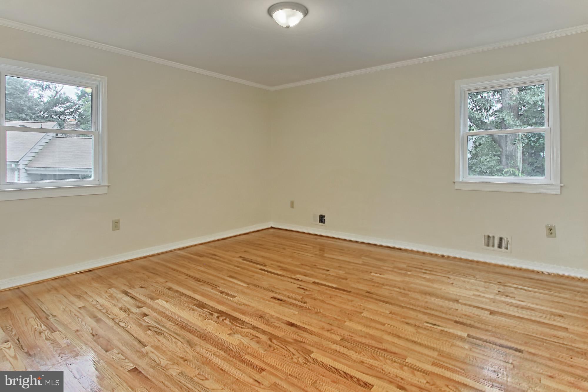 STONEYBROOKE - Residential