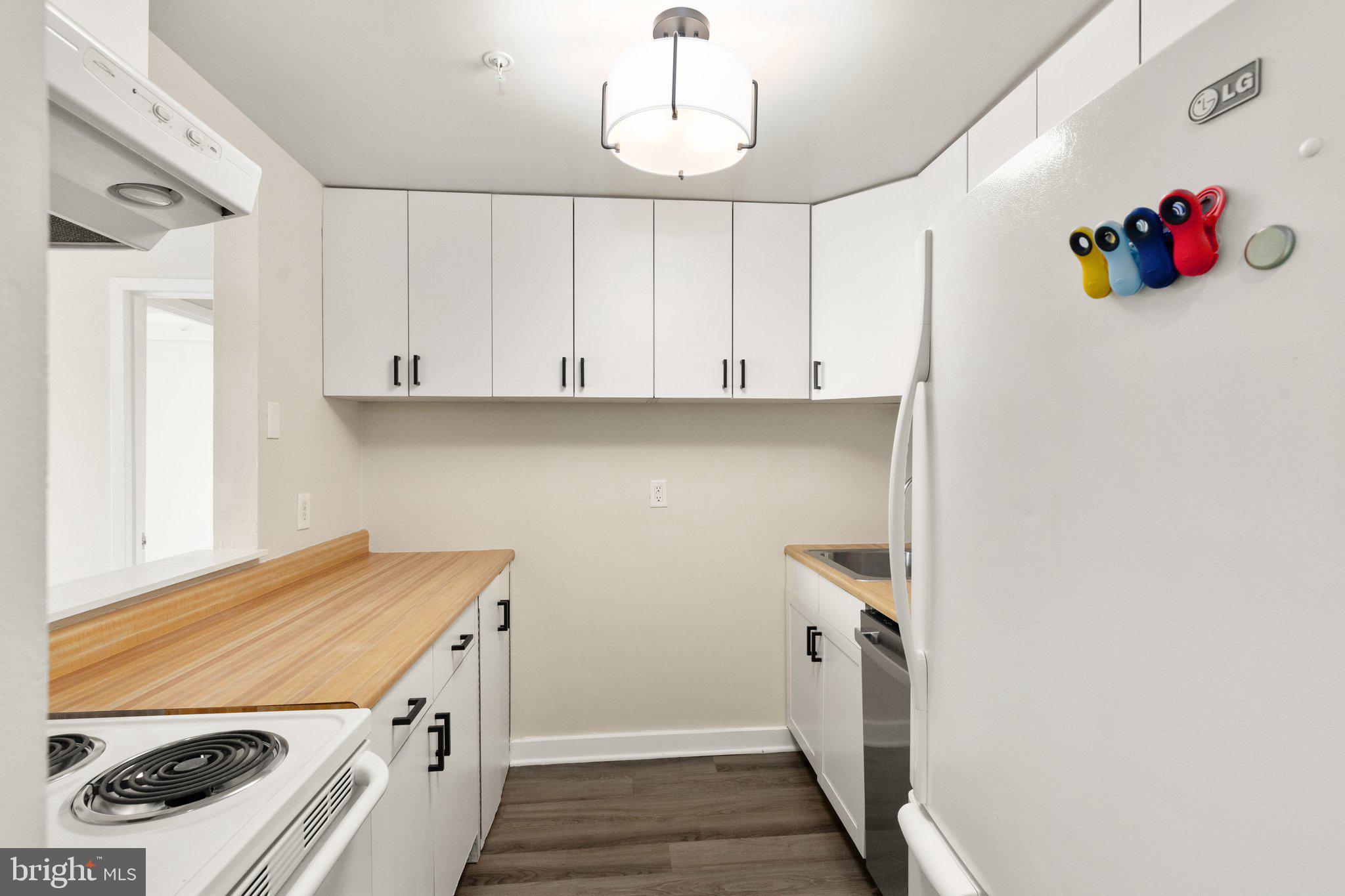 28 ALLEGHENY AVENUE 812