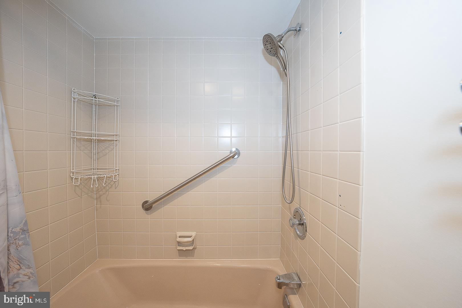 VALLEY FORGE TOWER - Residential