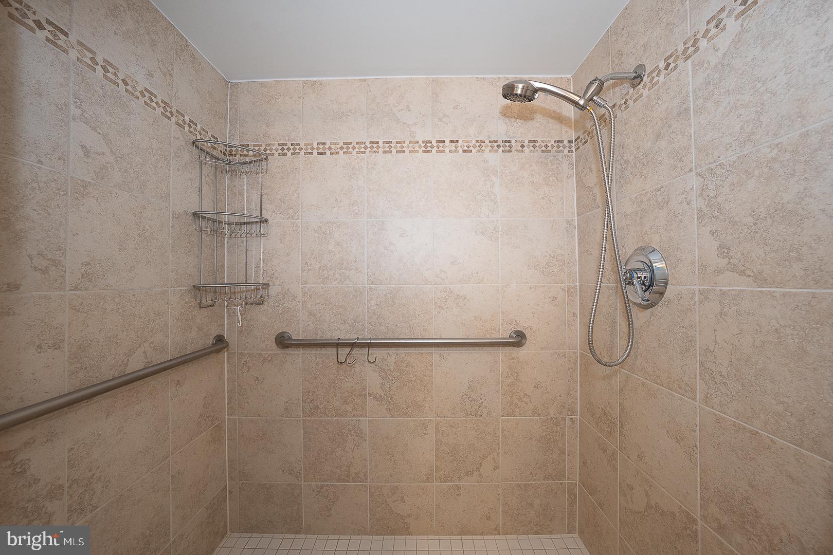 VALLEY FORGE TOWER - Residential