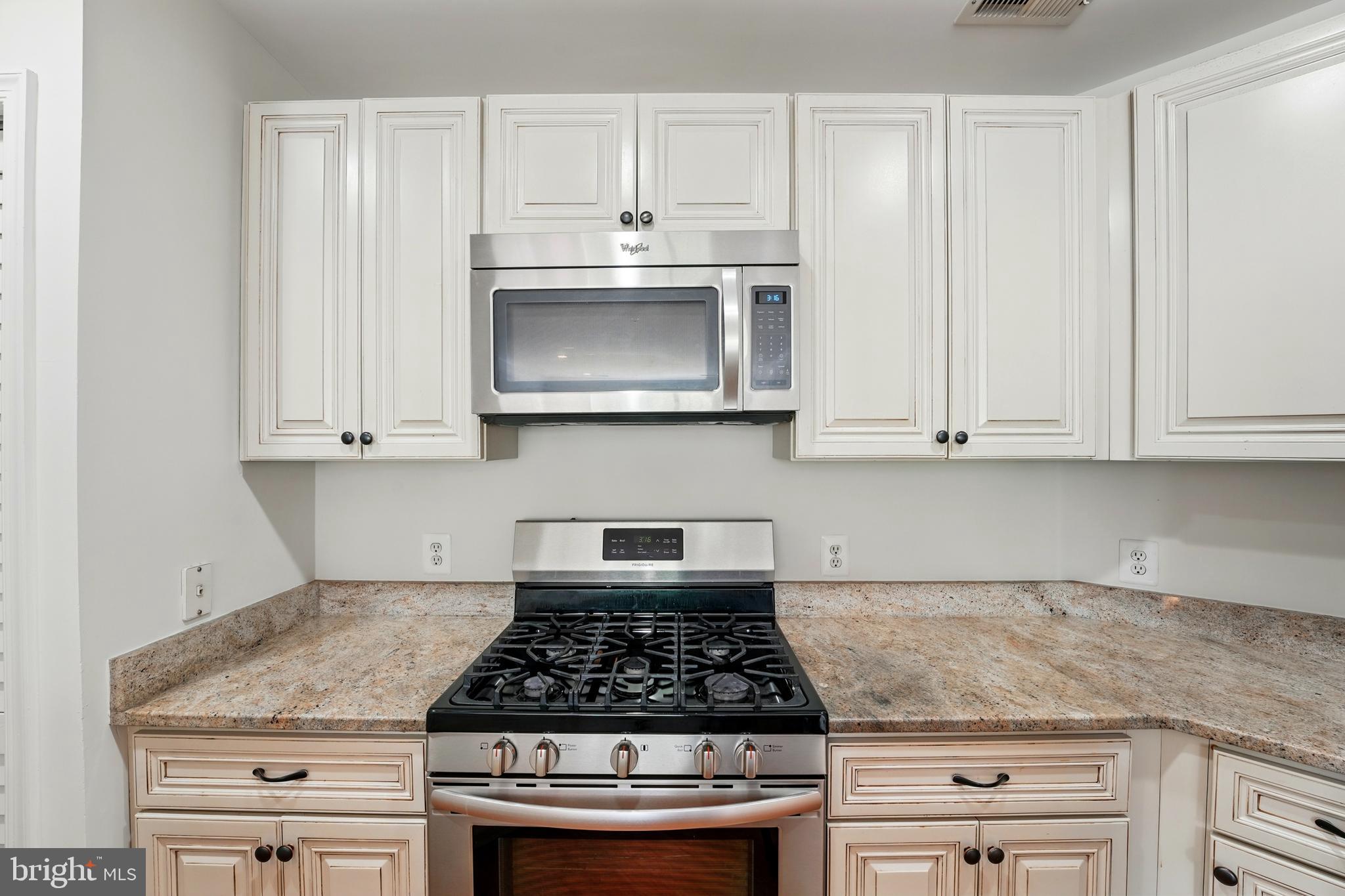 CEDAR LAKES - Residential