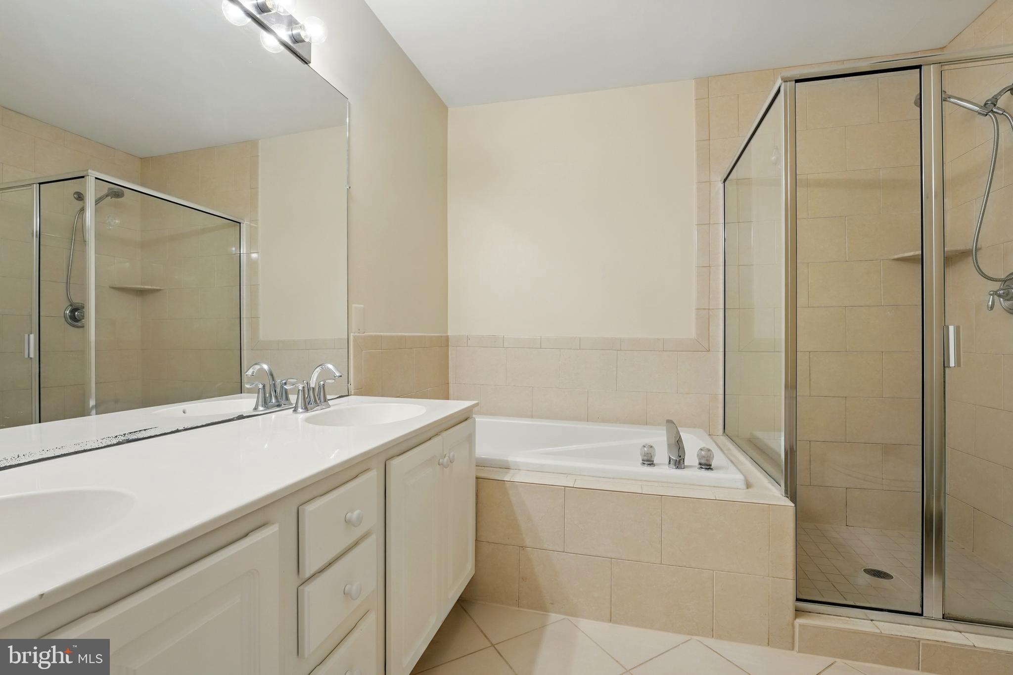 CEDAR LAKES - Residential