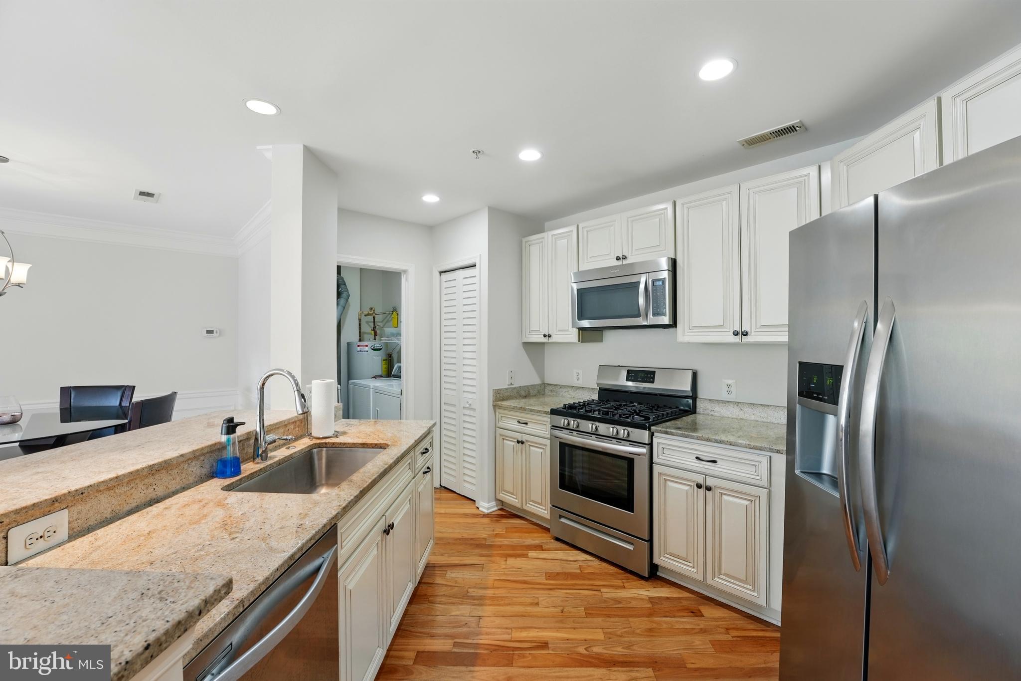 CEDAR LAKES - Residential