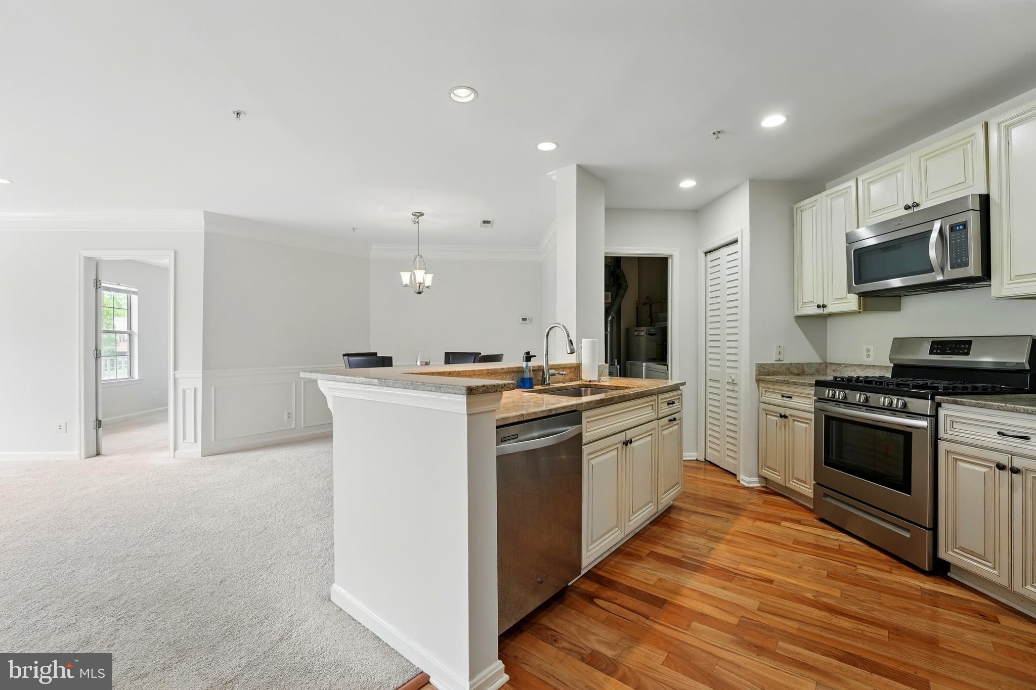 CEDAR LAKES - Residential