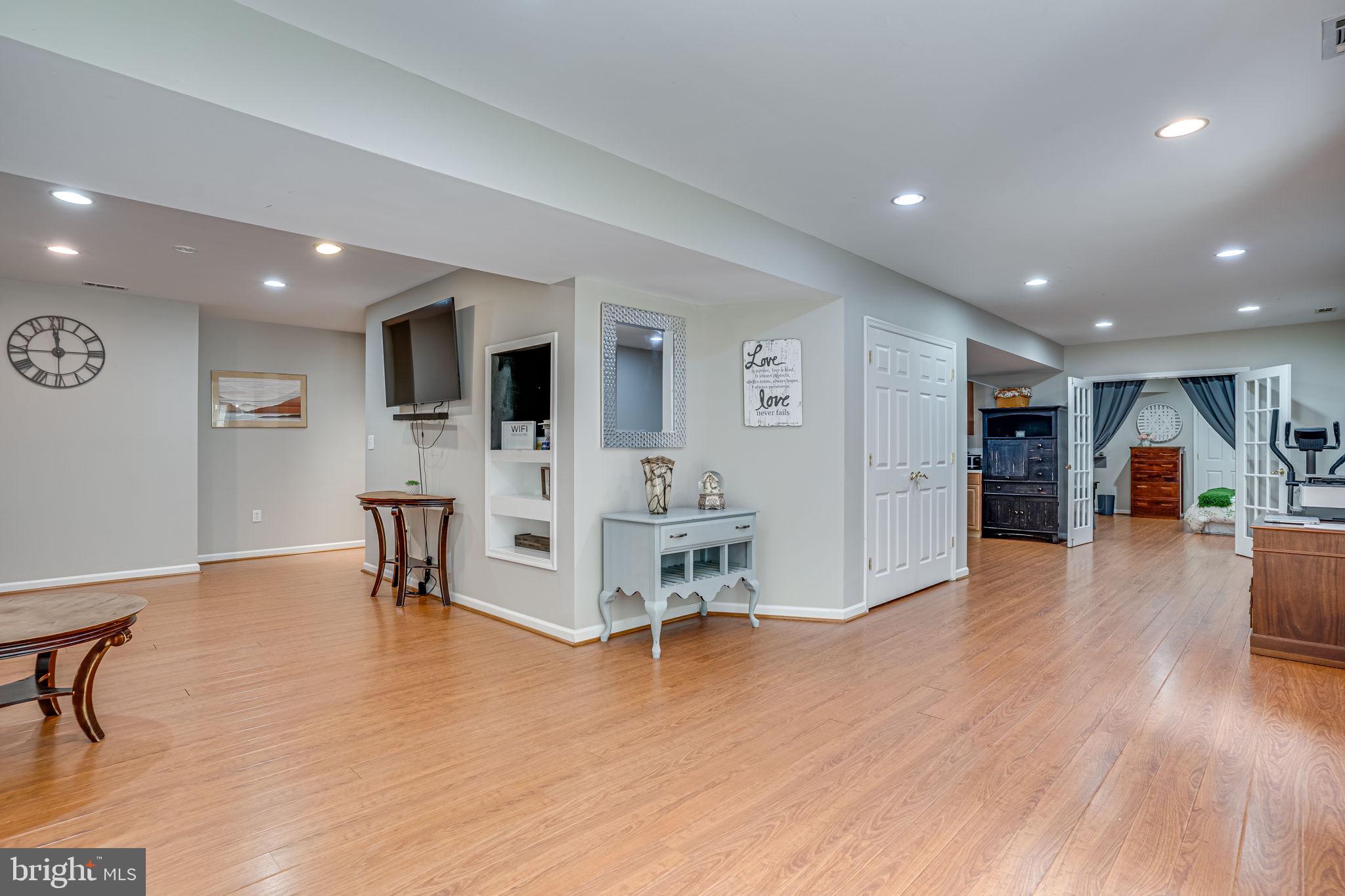 CASTLETON - Residential