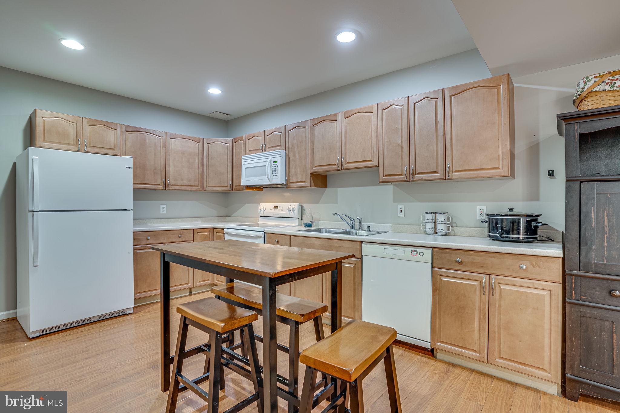 CASTLETON - Residential