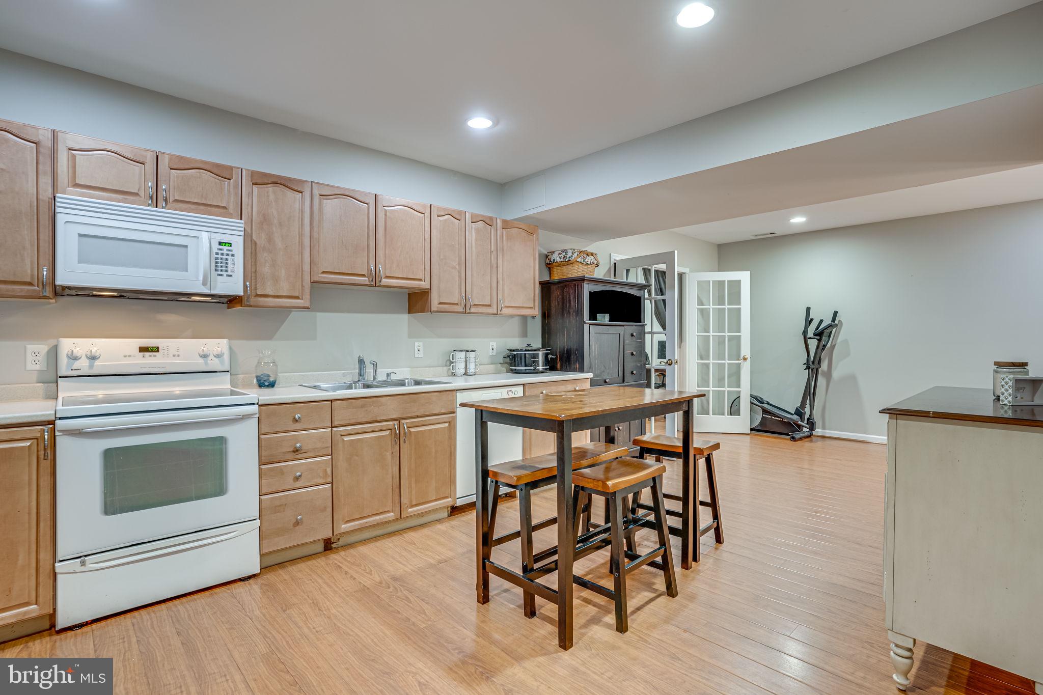 CASTLETON - Residential